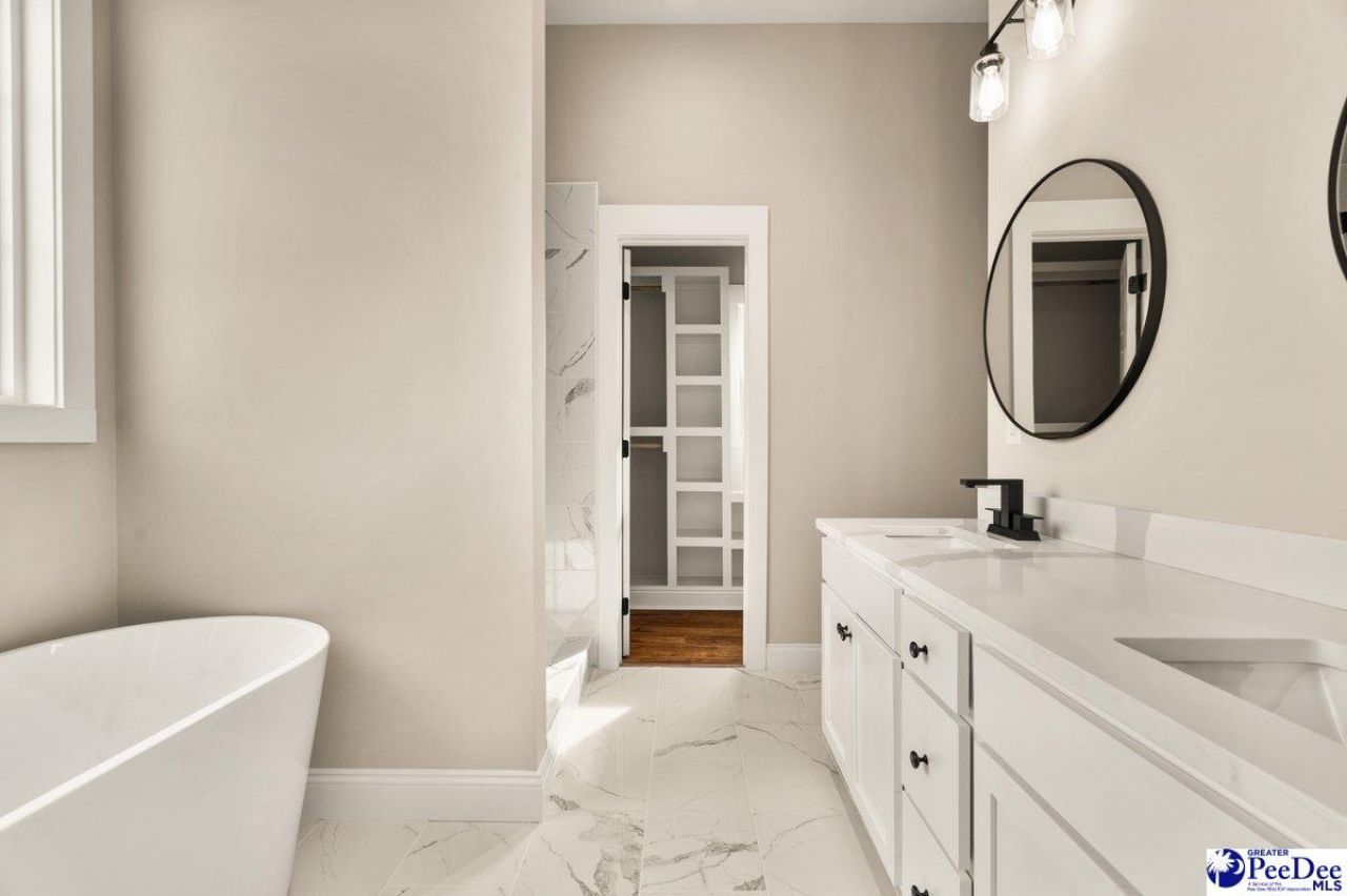 1075 Wessex Drive Photo 27