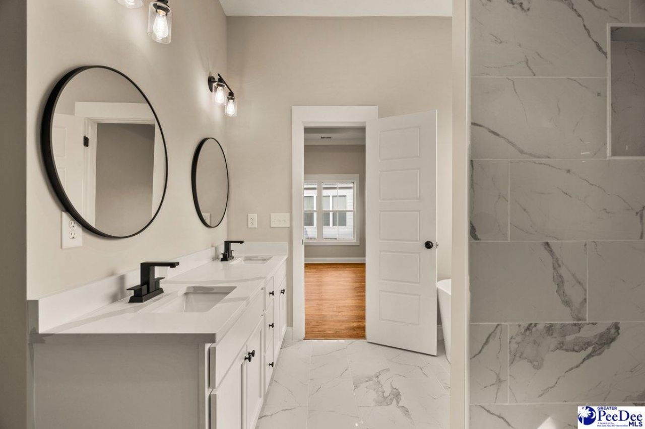 1075 Wessex Drive Photo 28