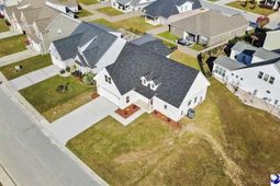 1075 Wessex Drive photo 4