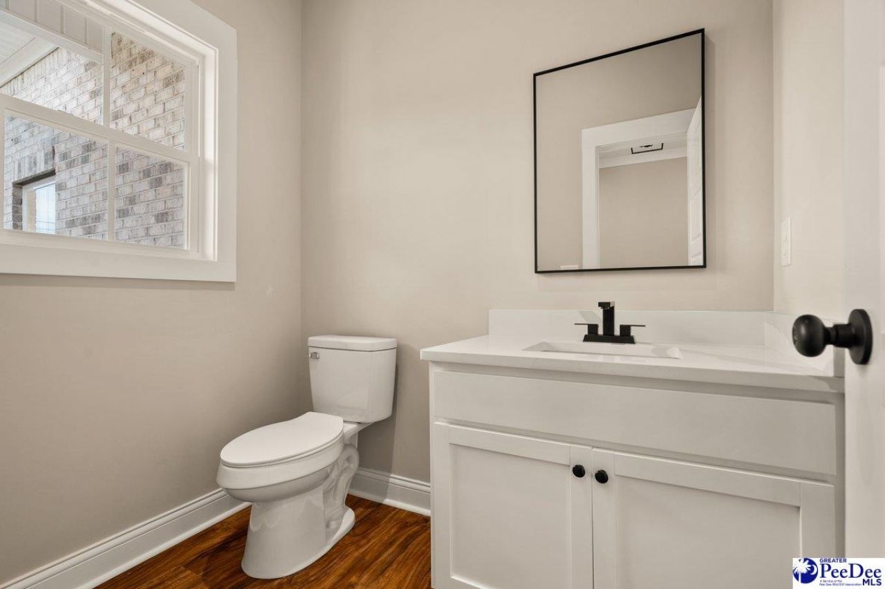 1075 Wessex Drive Photo 34