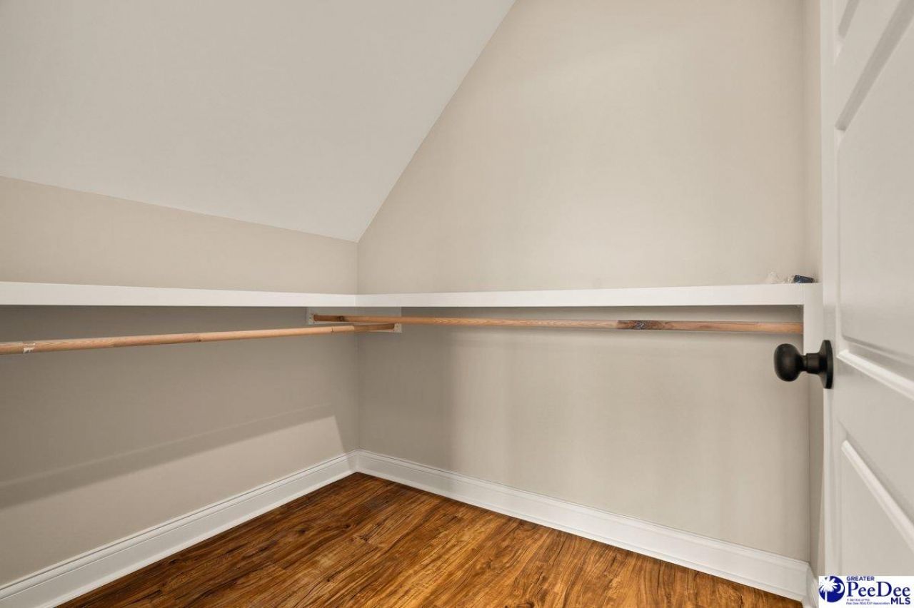 1075 Wessex Drive Photo 38