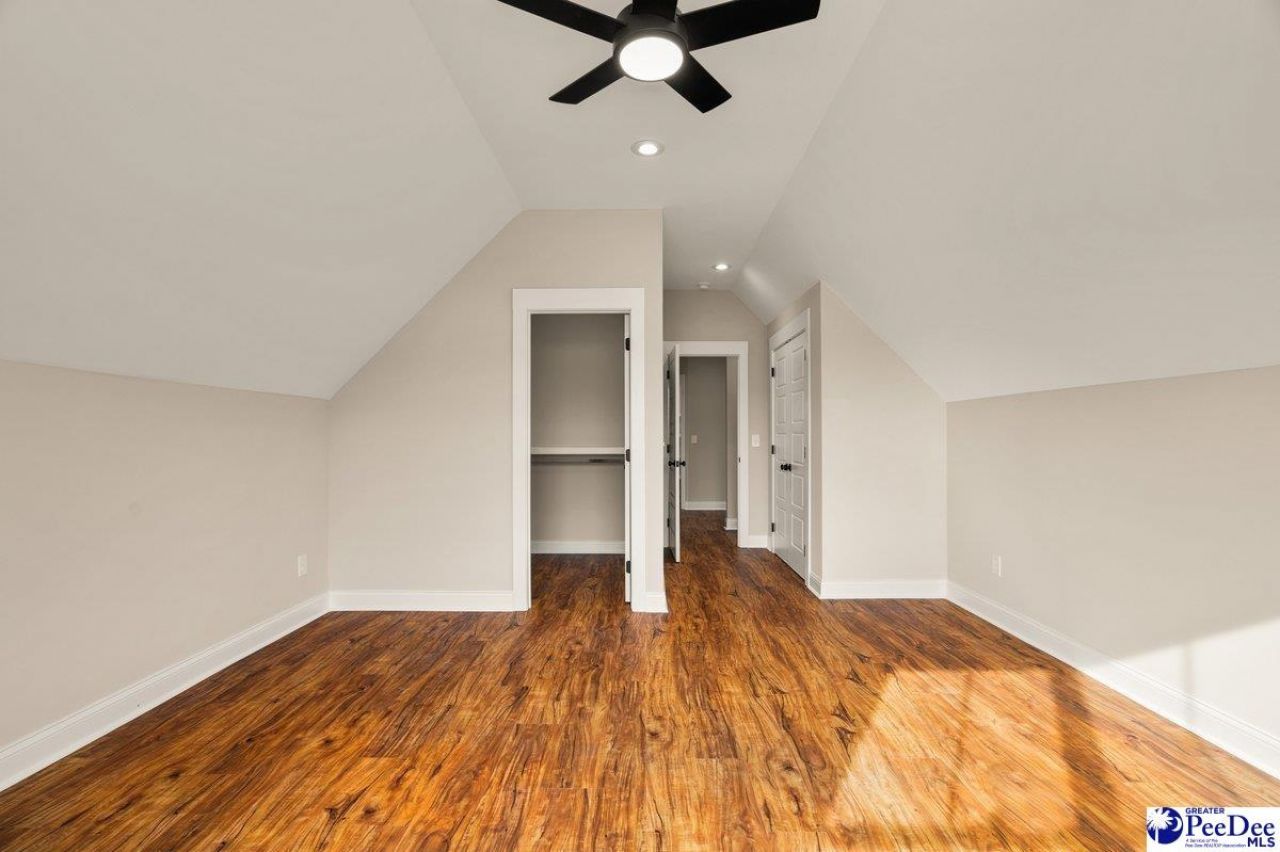 1075 Wessex Drive Photo 39