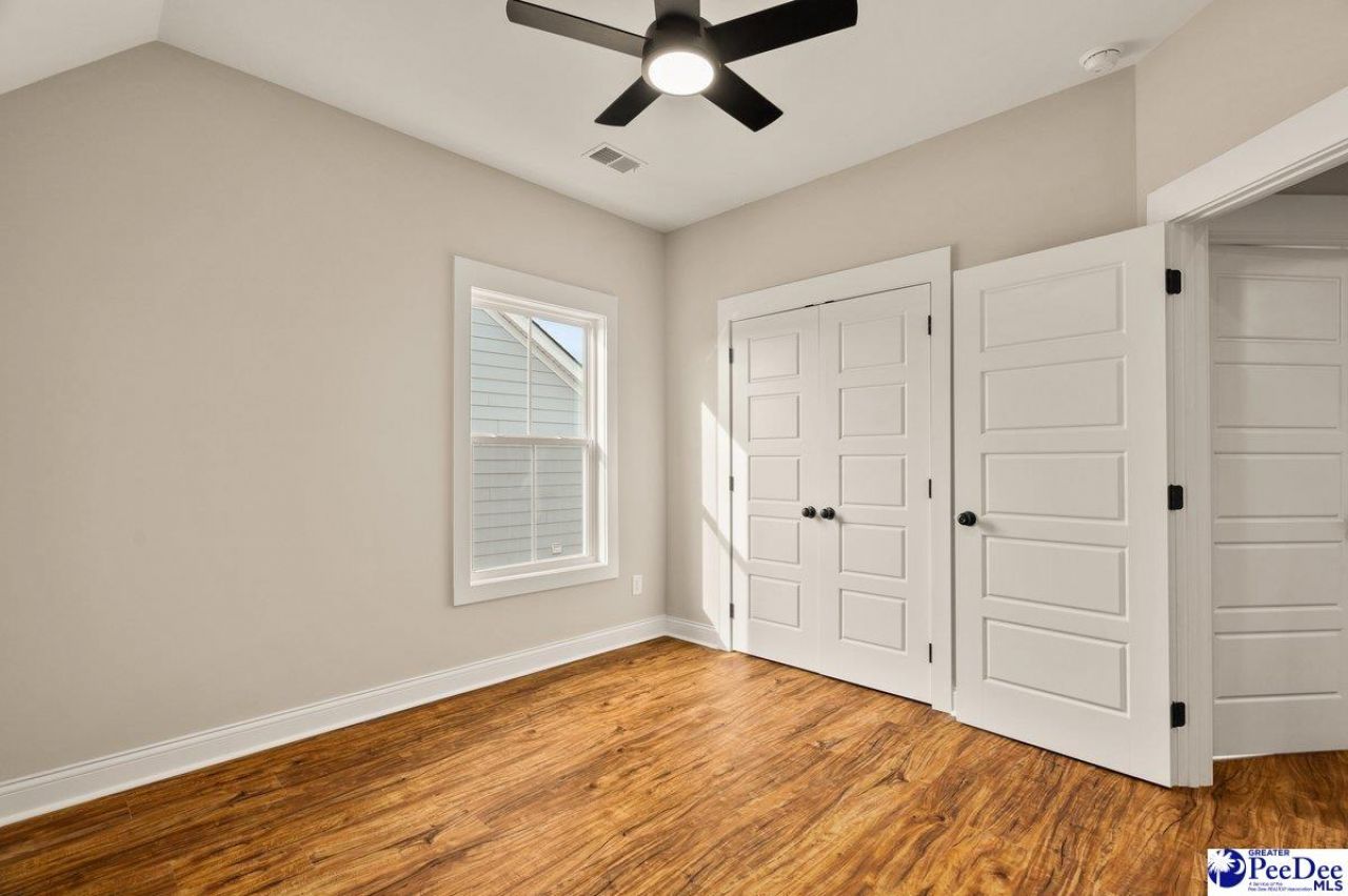 1075 Wessex Drive Photo 41