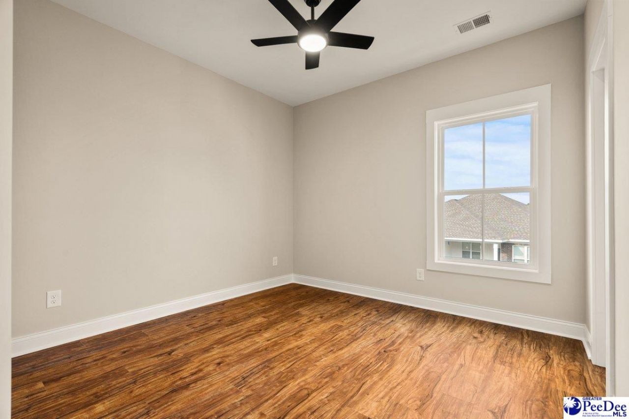 1075 Wessex Drive Photo 42