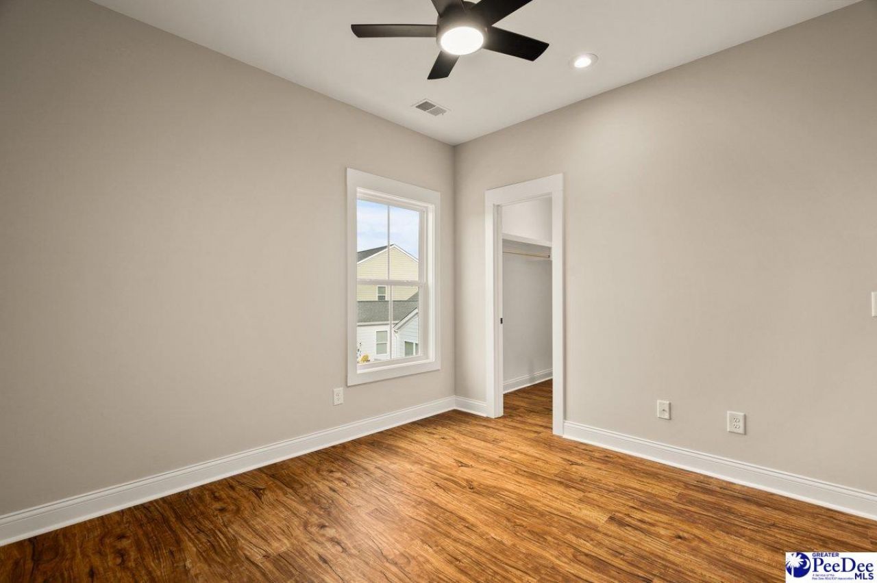 1075 Wessex Drive Photo 43