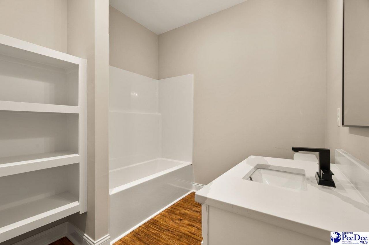 1075 Wessex Drive Photo 46