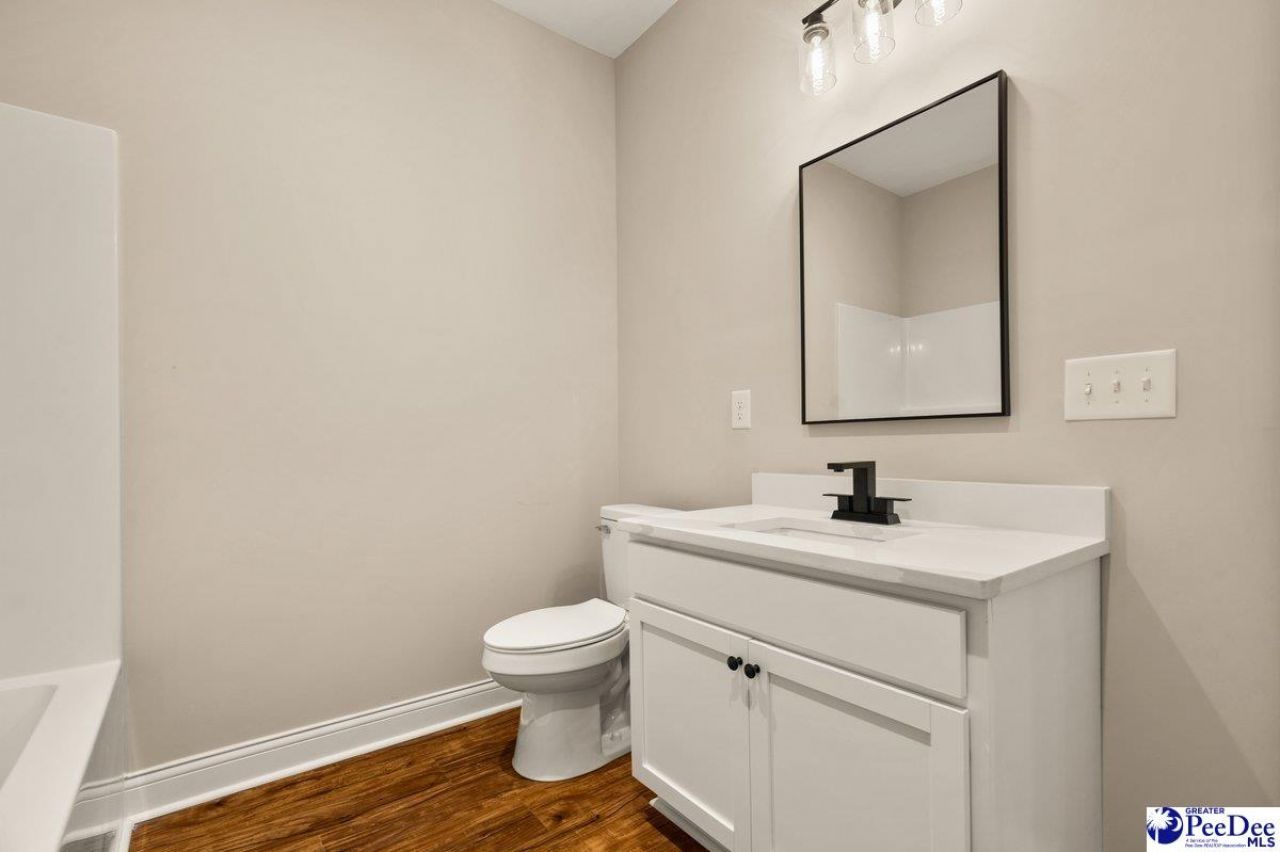 1075 Wessex Drive Photo 47