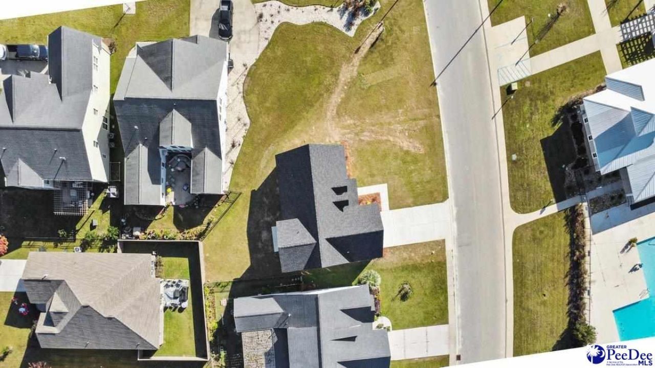 1075 Wessex Drive Photo 5