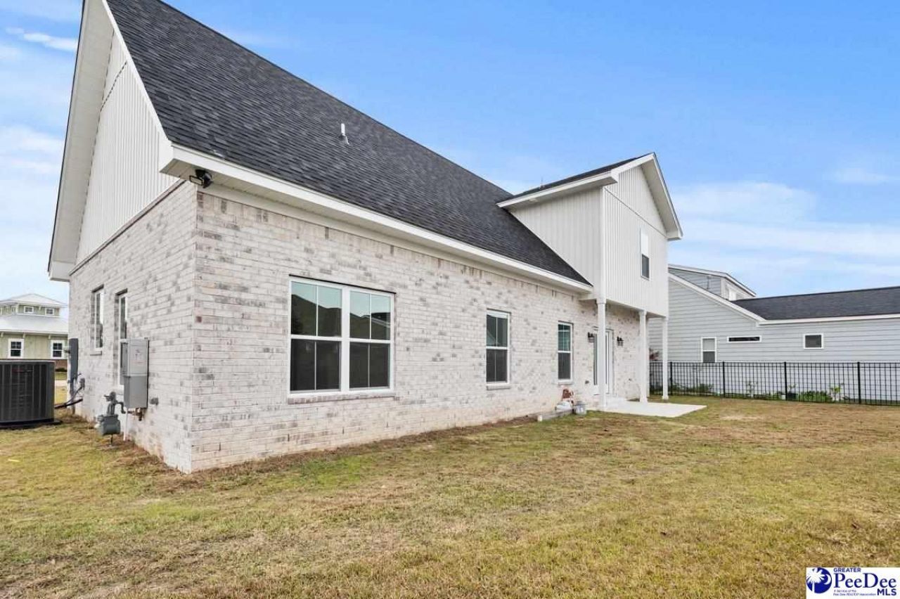 1075 Wessex Drive Photo 52