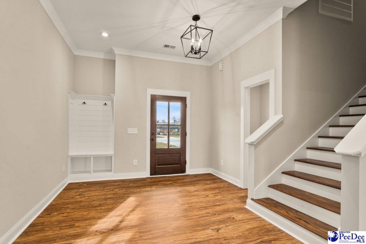 1075 Wessex Drive Photo 9