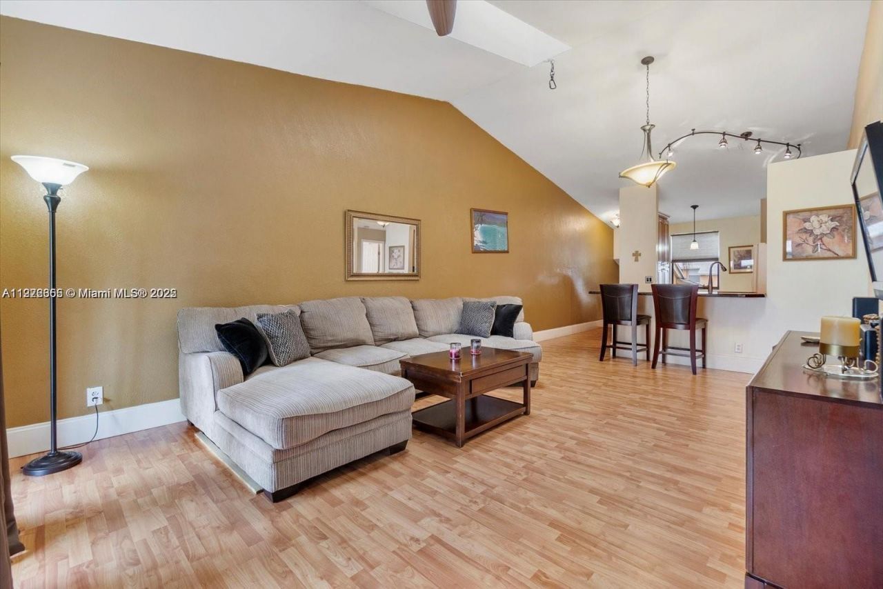 2471 NW 56th Ave, Unit 2-15, Lauderhill, FL 33313 Photo