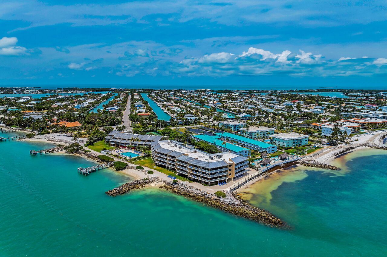 1133 W Ocean Drive, Unit 6, Key Colony, FL 33051 Photo