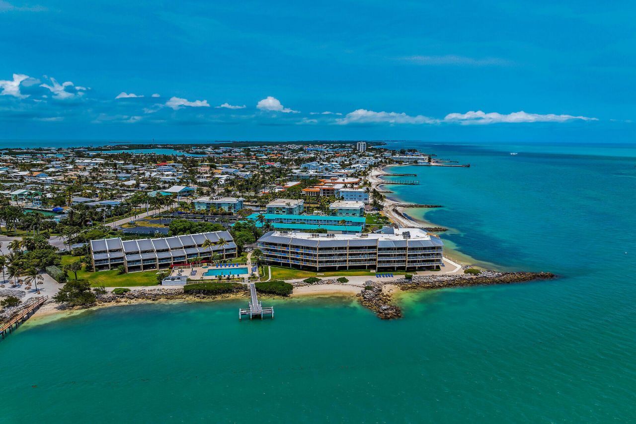 1133 W Ocean Drive, Unit 6, Key Colony, FL 33051 Photo