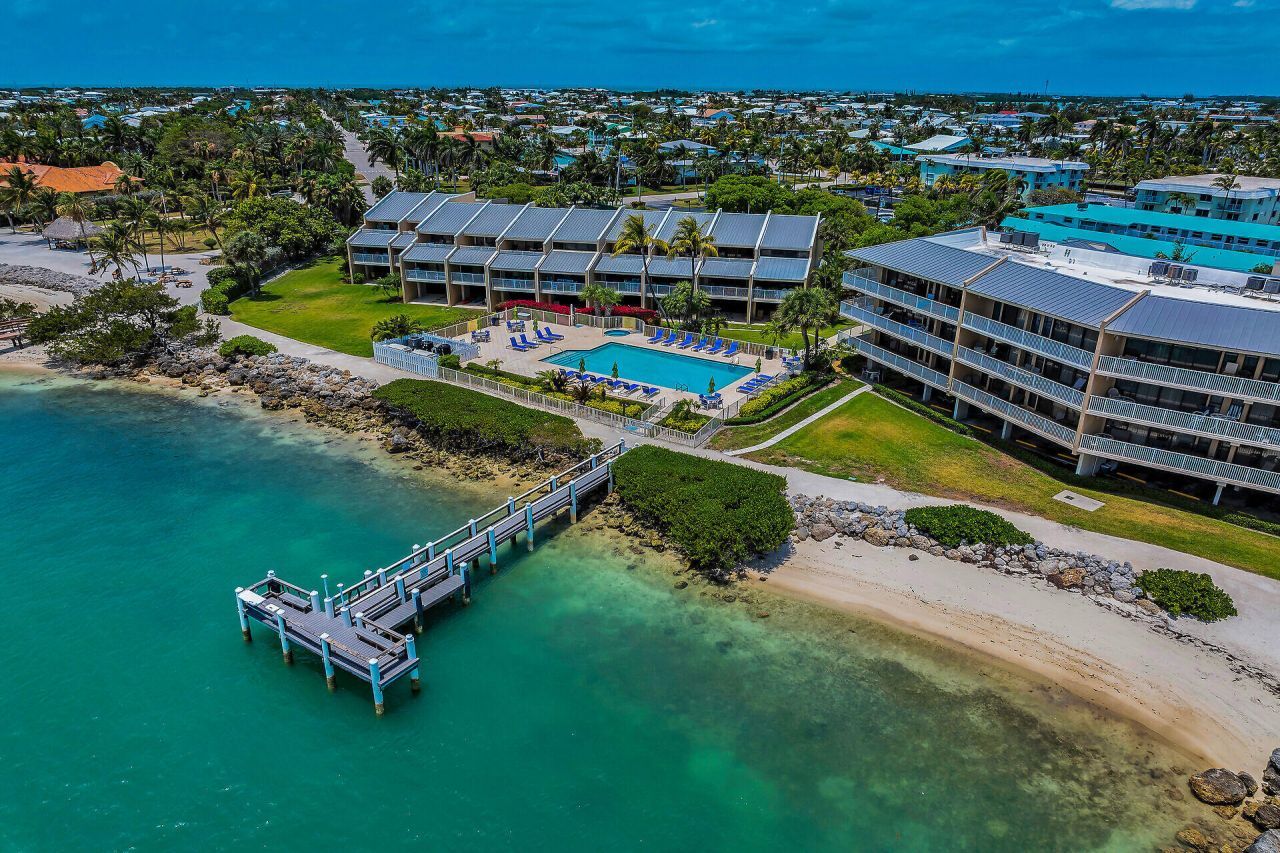 1133 W Ocean Drive, Unit 6, Key Colony, FL 33051 Photo