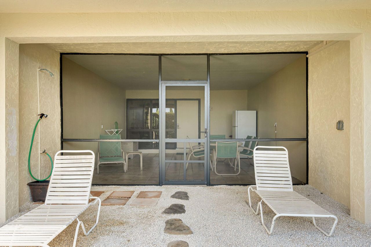 1133 W Ocean Drive, Unit 6, Key Colony, FL 33051 Photo