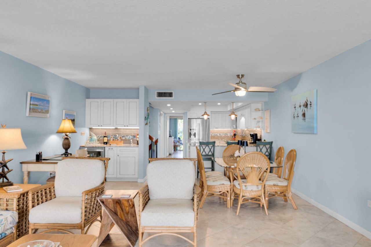 1133 W Ocean Drive, Unit 6, Key Colony, FL 33051 Photo
