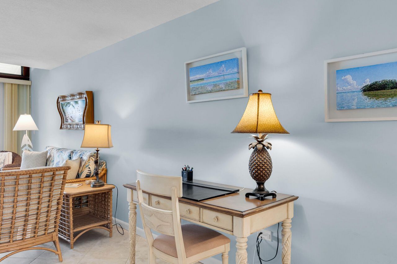 1133 W Ocean Drive, Unit 6, Key Colony, FL 33051 Photo