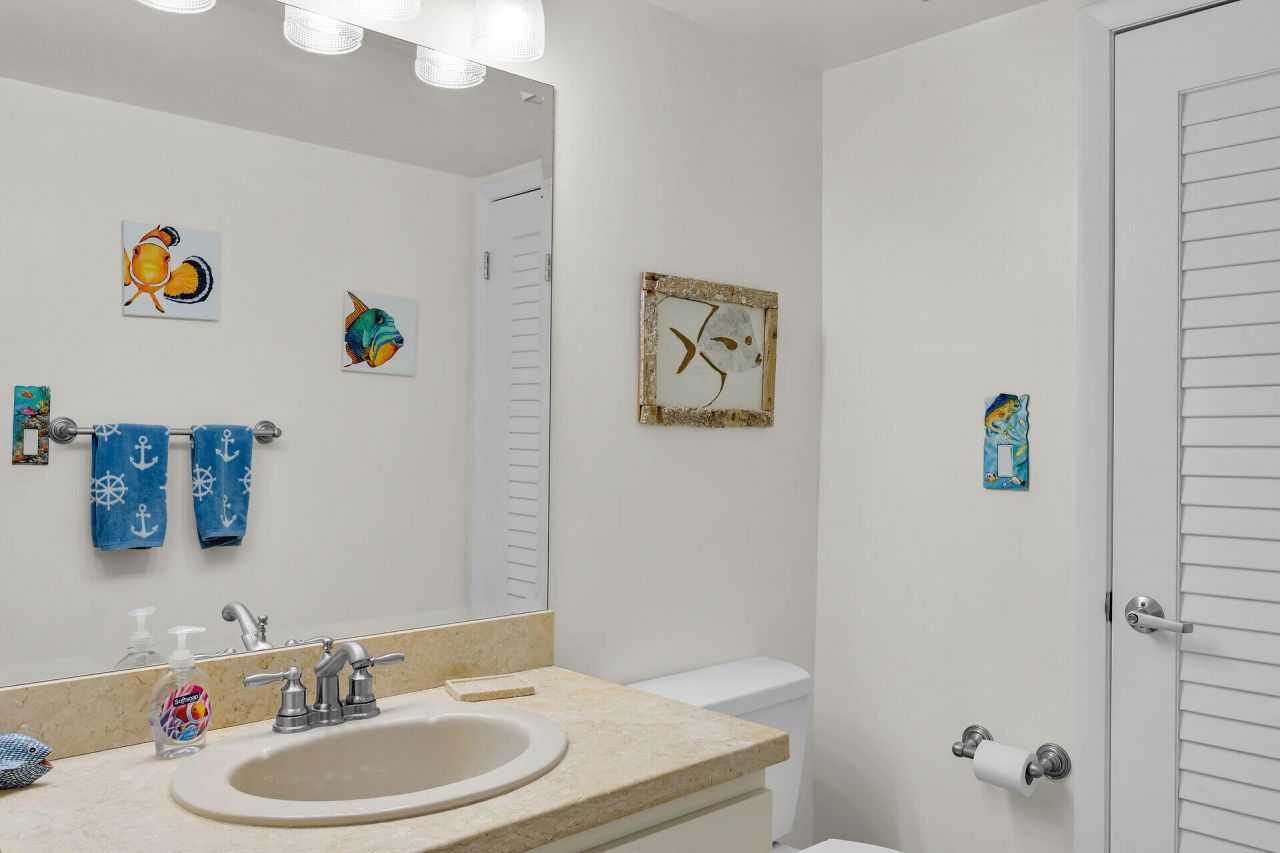 1133 W Ocean Drive, Unit 6, Key Colony, FL 33051 Photo