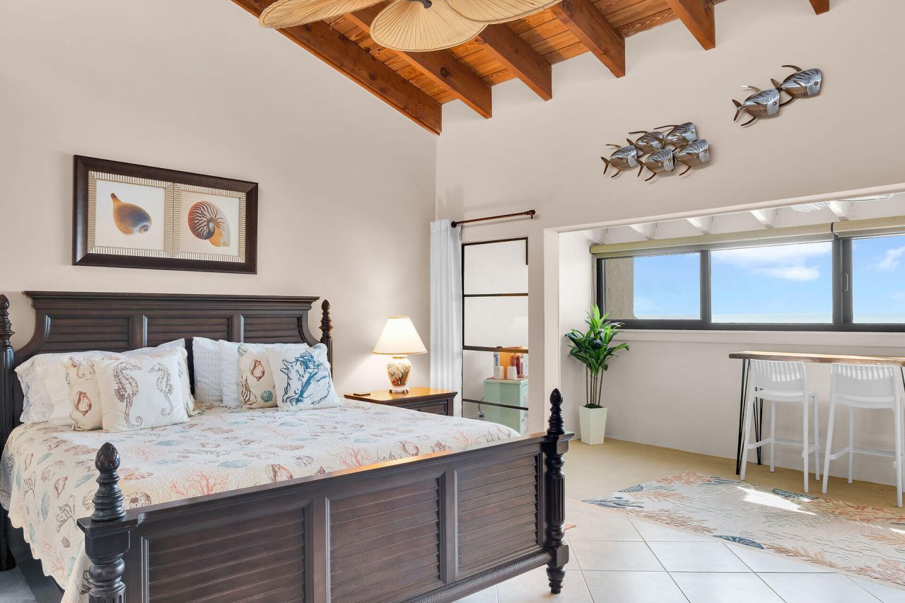 1133 W Ocean Drive, Unit 6, Key Colony, FL 33051 Photo