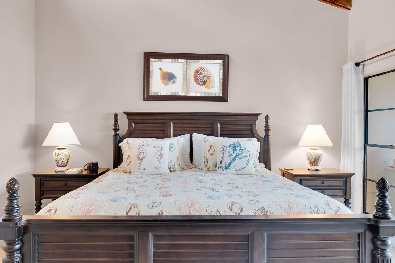 1133 W Ocean Drive, Unit 6, Key Colony, FL 33051 Photo