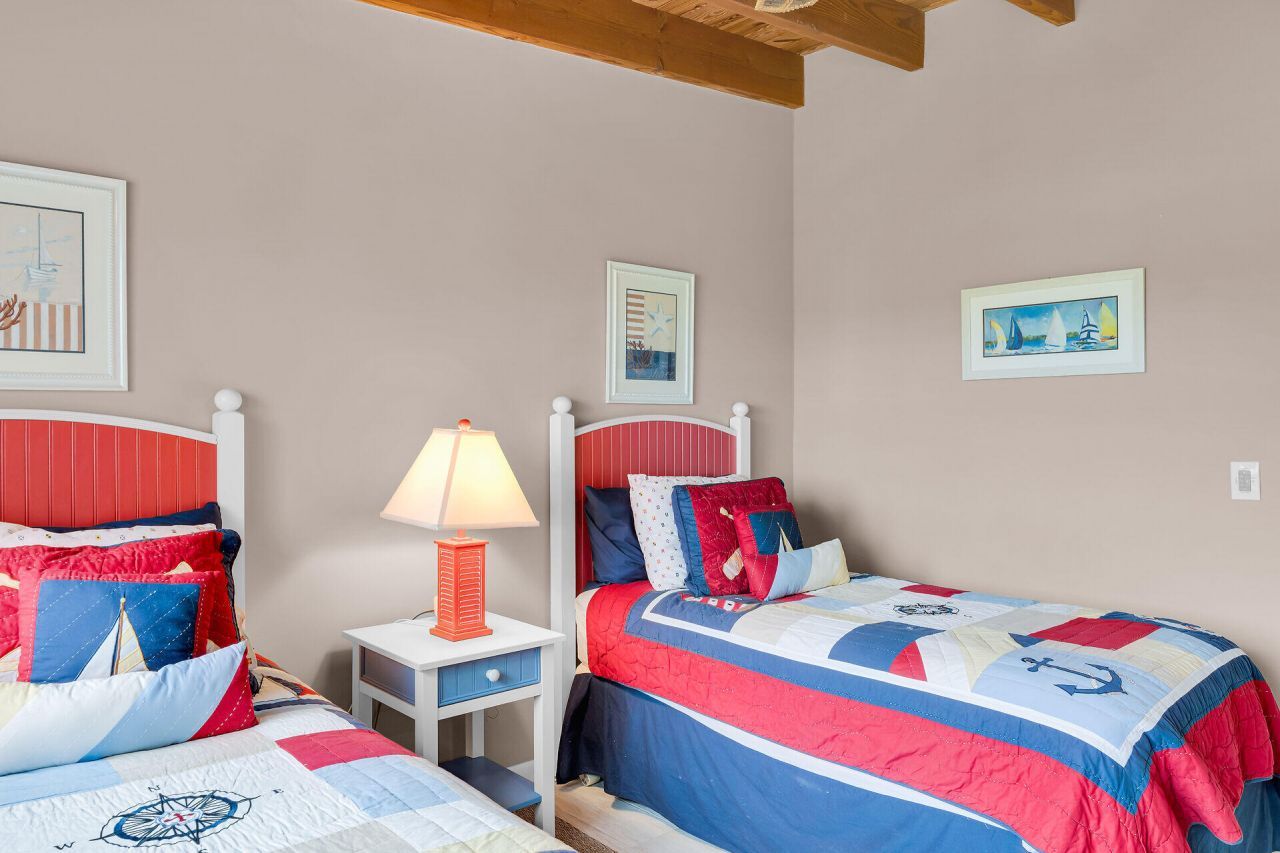 1133 W Ocean Drive, Unit 6, Key Colony, FL 33051 Photo