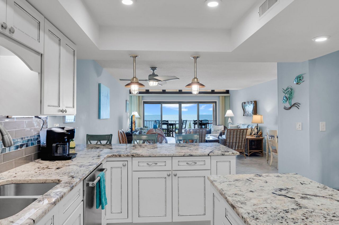 1133 W Ocean Drive, Unit 6, Key Colony, FL 33051 Photo