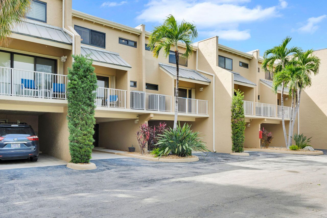 1133 W Ocean Drive, Unit 6, Key Colony, FL 33051 Photo