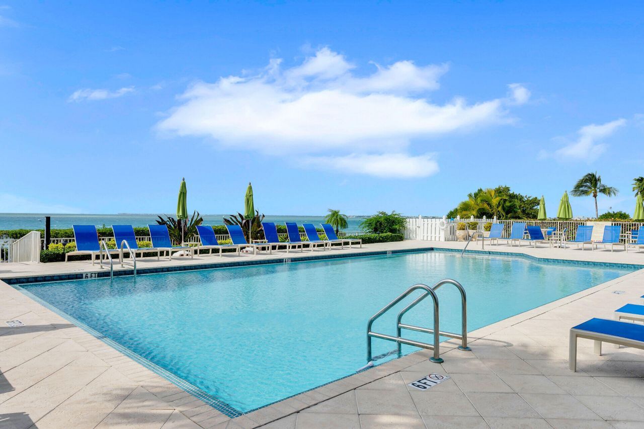 1133 W Ocean Drive, Unit 6, Key Colony, FL 33051 Photo