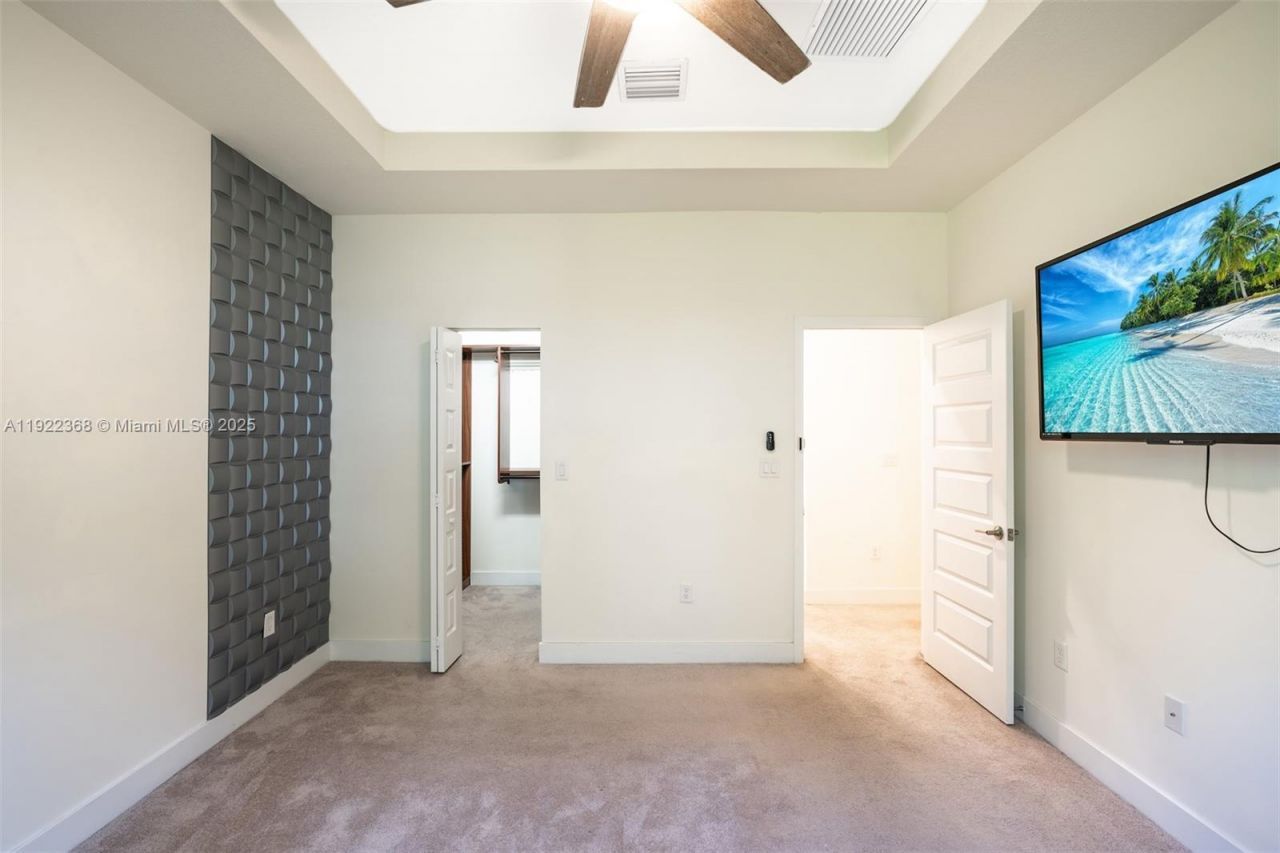 15824 NW 91st Ct, Miami Lakes, FL 33018 Photo