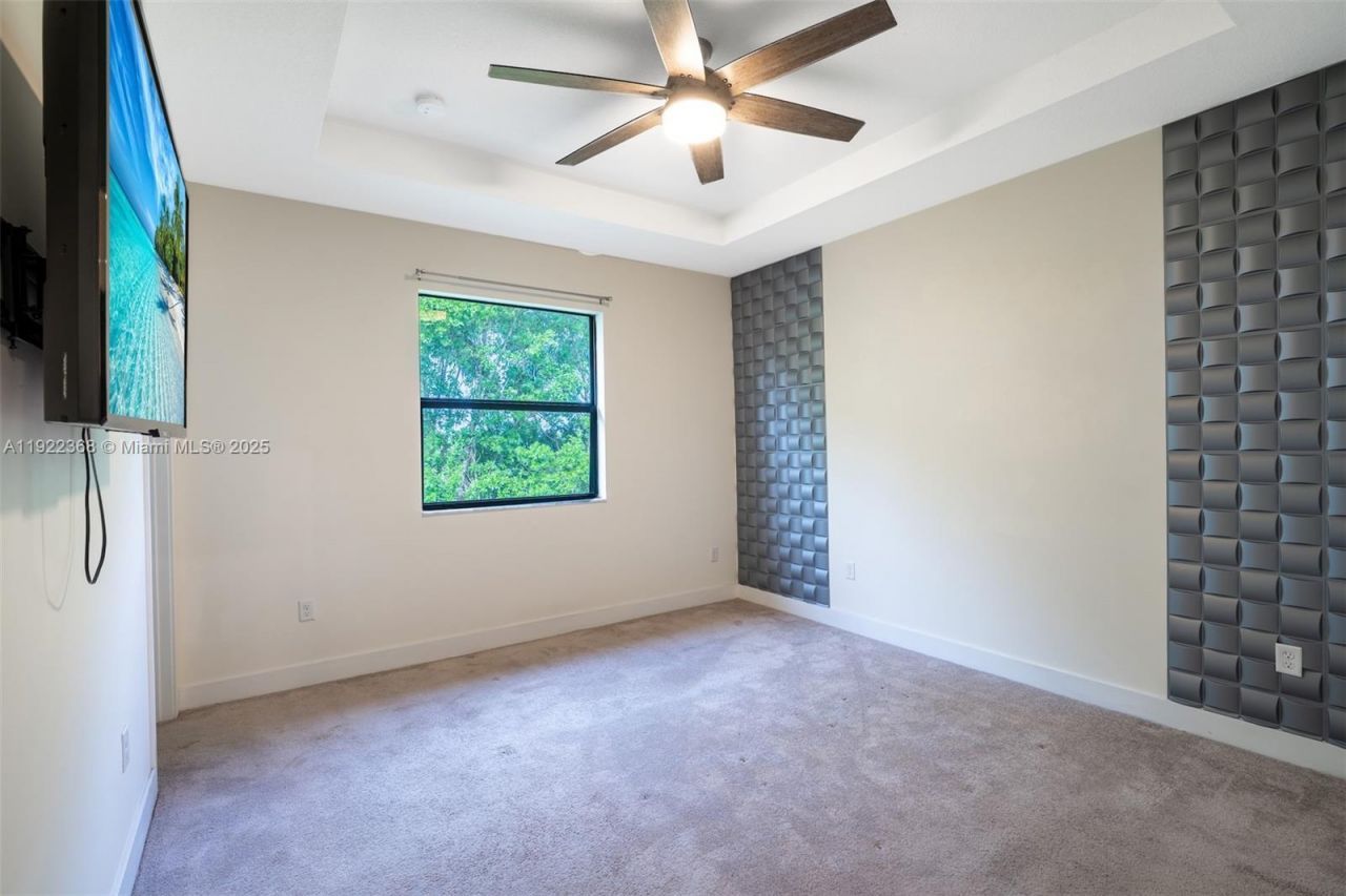 15824 NW 91st Ct, Miami Lakes, FL 33018 Photo