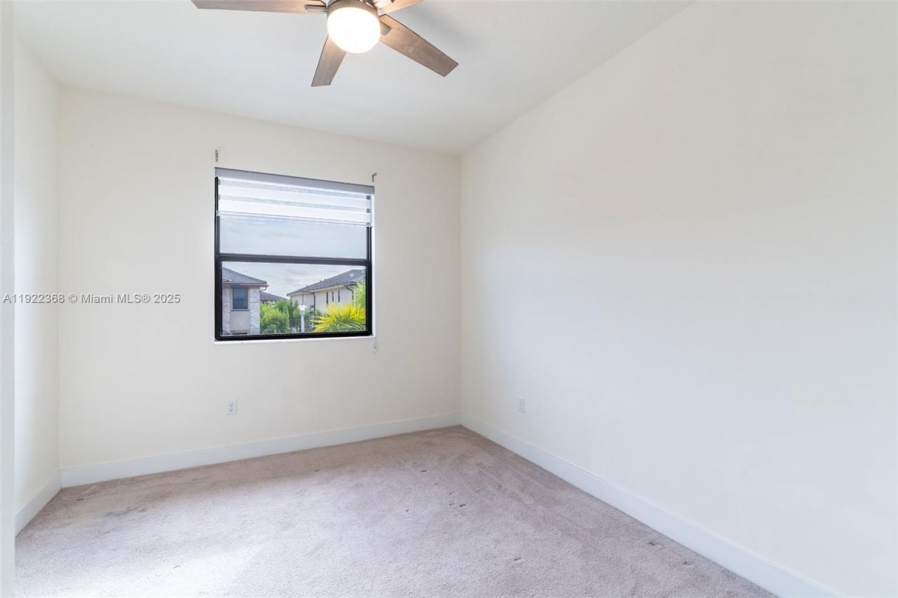 15824 NW 91st Ct, Miami Lakes, FL 33018 Photo