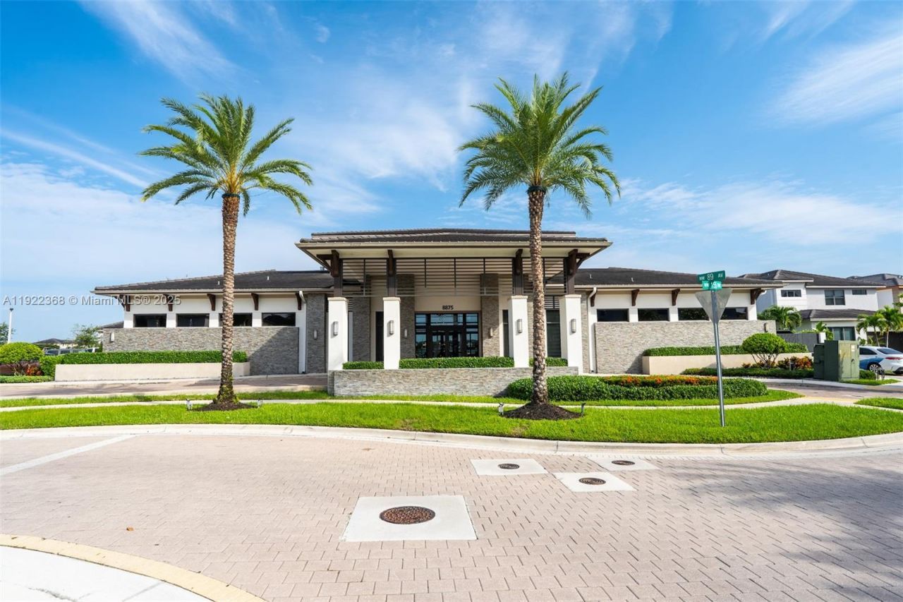 15824 NW 91st Ct, Miami Lakes, FL 33018 Photo