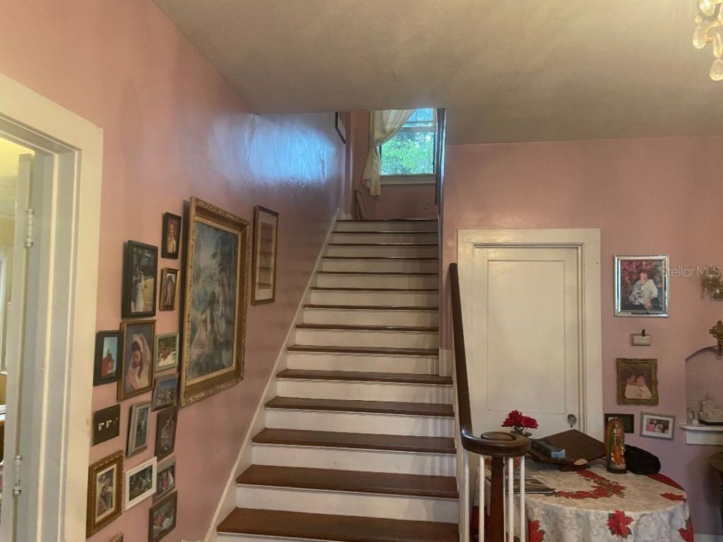 635 NE 9th Avenue, Gainesville, FL 32601 Photo