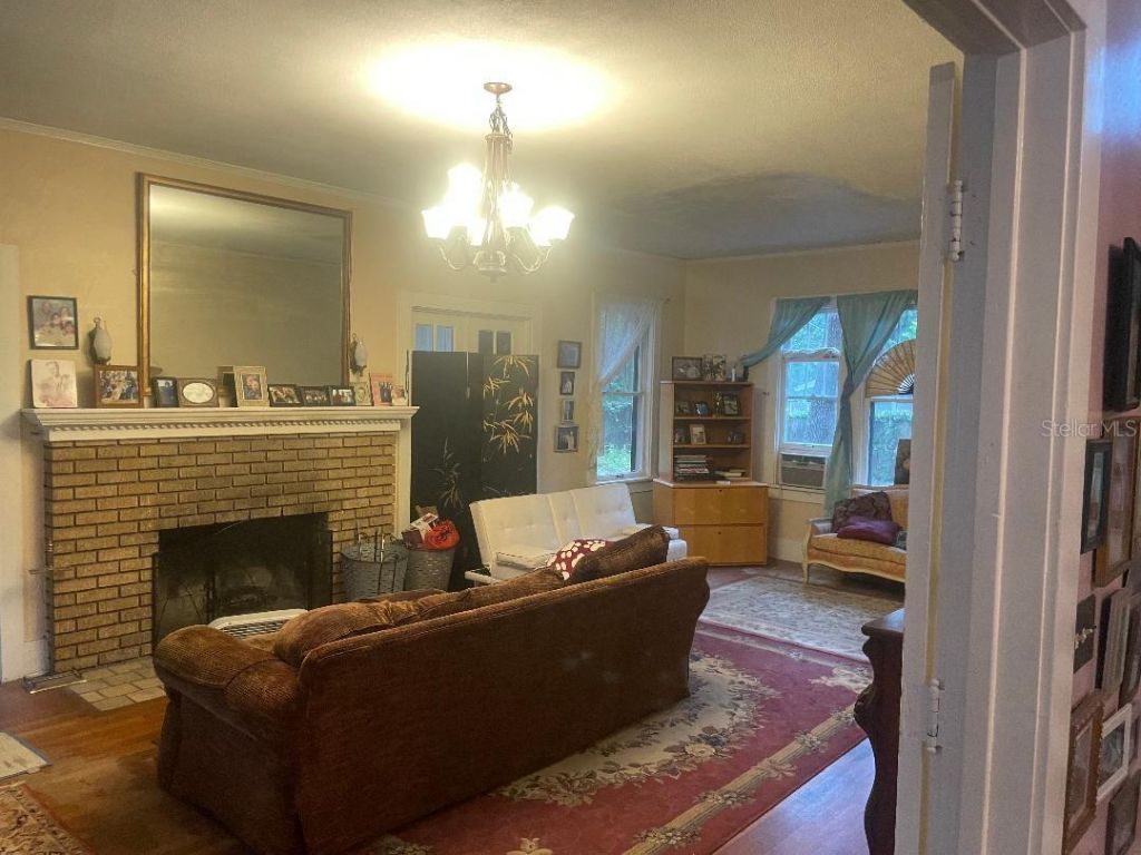 635 NE 9th Avenue, Gainesville, FL 32601 Photo