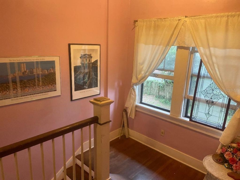 635 NE 9th Avenue, Gainesville, FL 32601 Photo