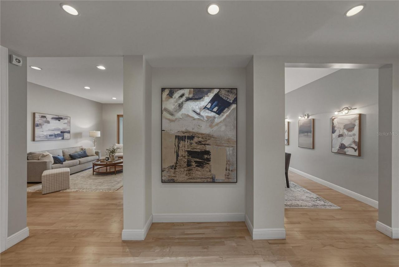838 Monterey Boulevard Ne, Saint Petersburg, FL 33704 Photo