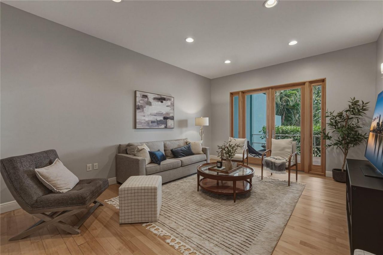 838 Monterey Boulevard Ne, Saint Petersburg, FL 33704 Photo
