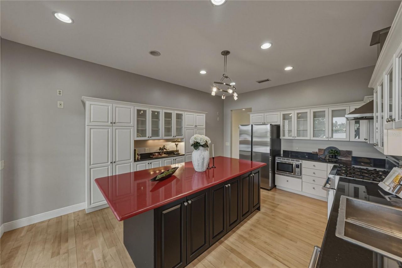 838 Monterey Boulevard Ne, Saint Petersburg, FL 33704 Photo