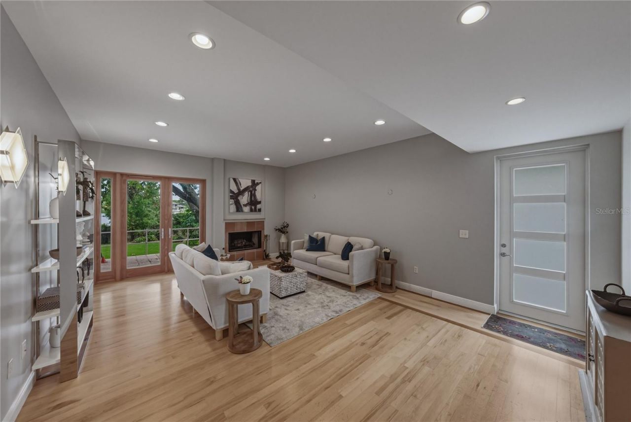 838 Monterey Boulevard Ne, Saint Petersburg, FL 33704 Photo