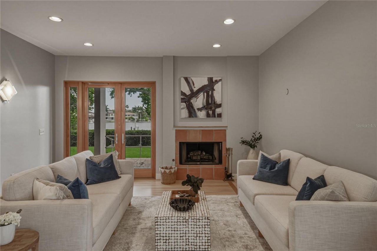 838 Monterey Boulevard Ne, Saint Petersburg, FL 33704 Photo
