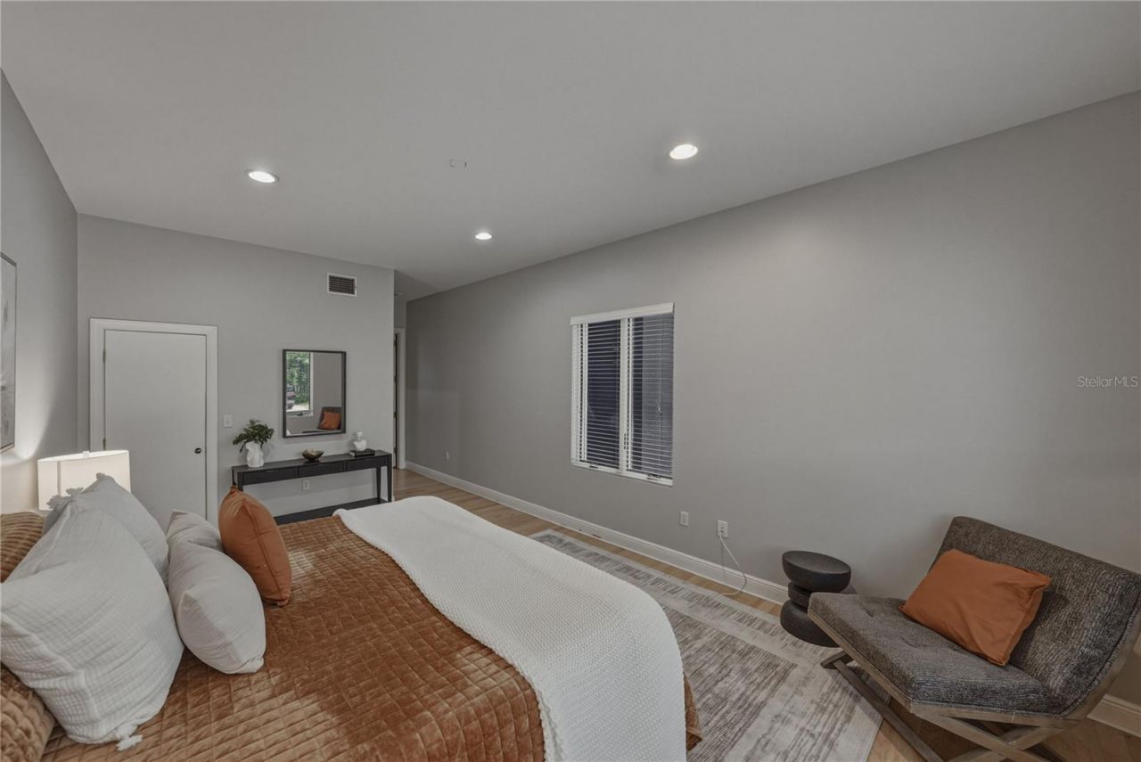 838 Monterey Boulevard Ne, Saint Petersburg, FL 33704 Photo