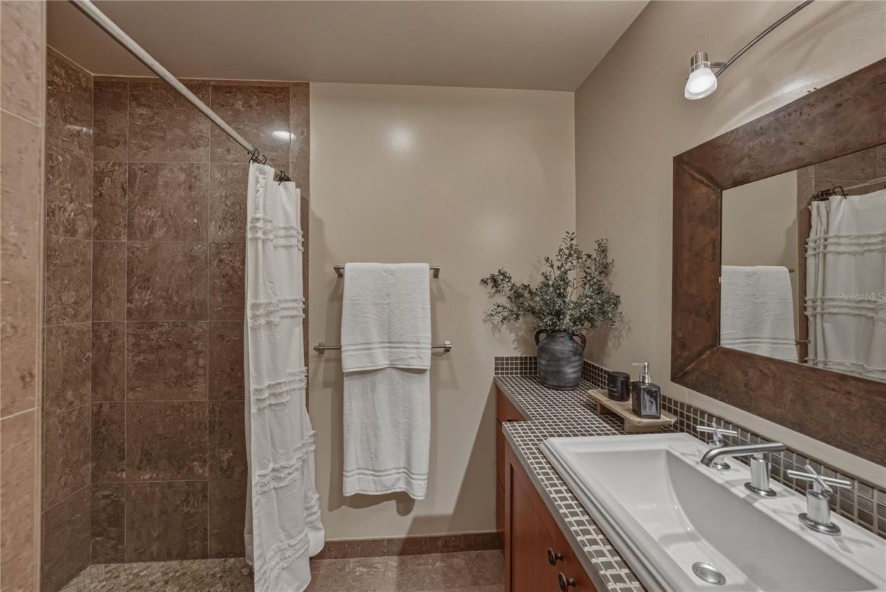 838 Monterey Boulevard Ne, Saint Petersburg, FL 33704 Photo