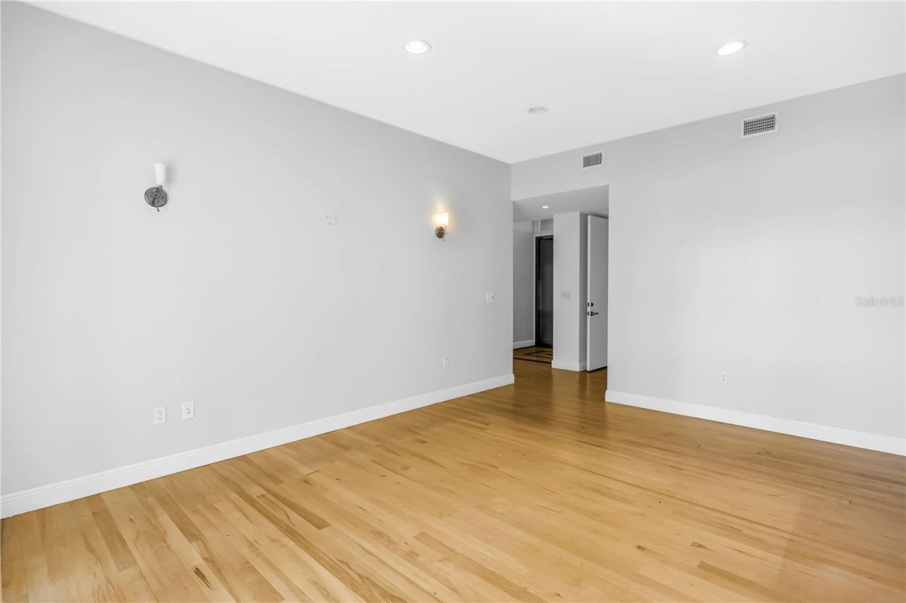 838 Monterey Boulevard Ne, Saint Petersburg, FL 33704 Photo