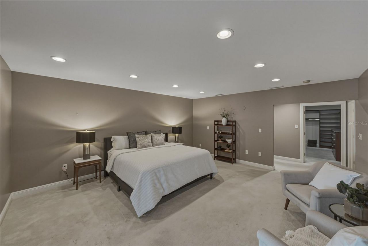 838 Monterey Boulevard Ne, Saint Petersburg, FL 33704 Photo