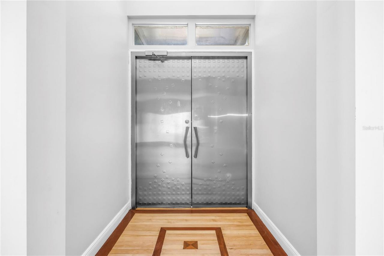 838 Monterey Boulevard Ne, Saint Petersburg, FL 33704 Photo