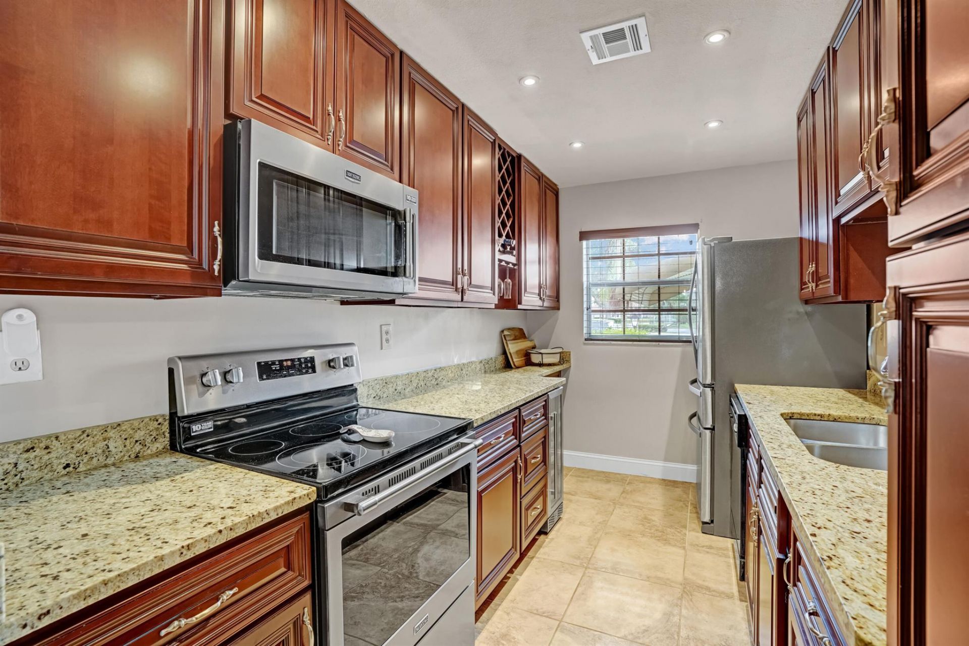 1734 Lakefront Boulevard, Unit B, Fort Pierce, FL 34982 Photo