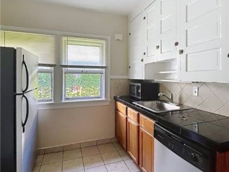 2683 Hampshire Road, Unit 2, Cleveland Heights, OH 44106 Photo 2