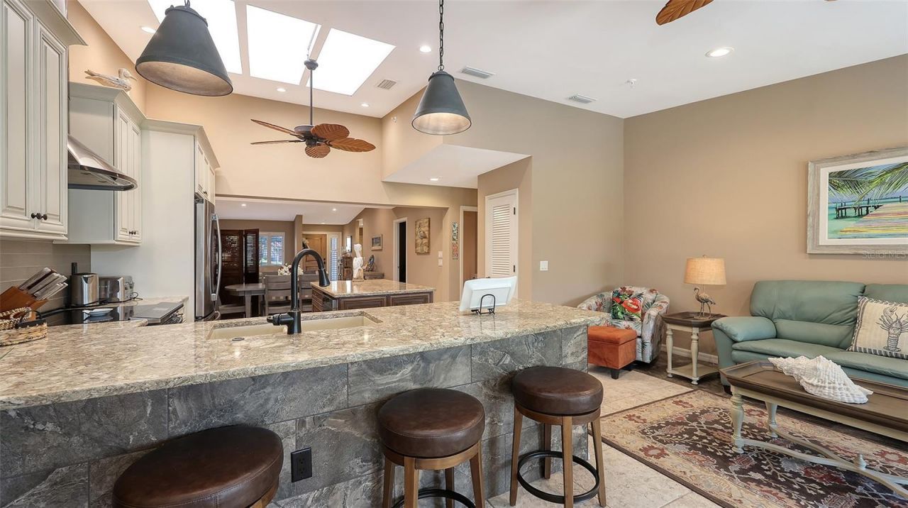 2367 Harbour Oaks Drive, Longboat Key, FL 34228 Photo