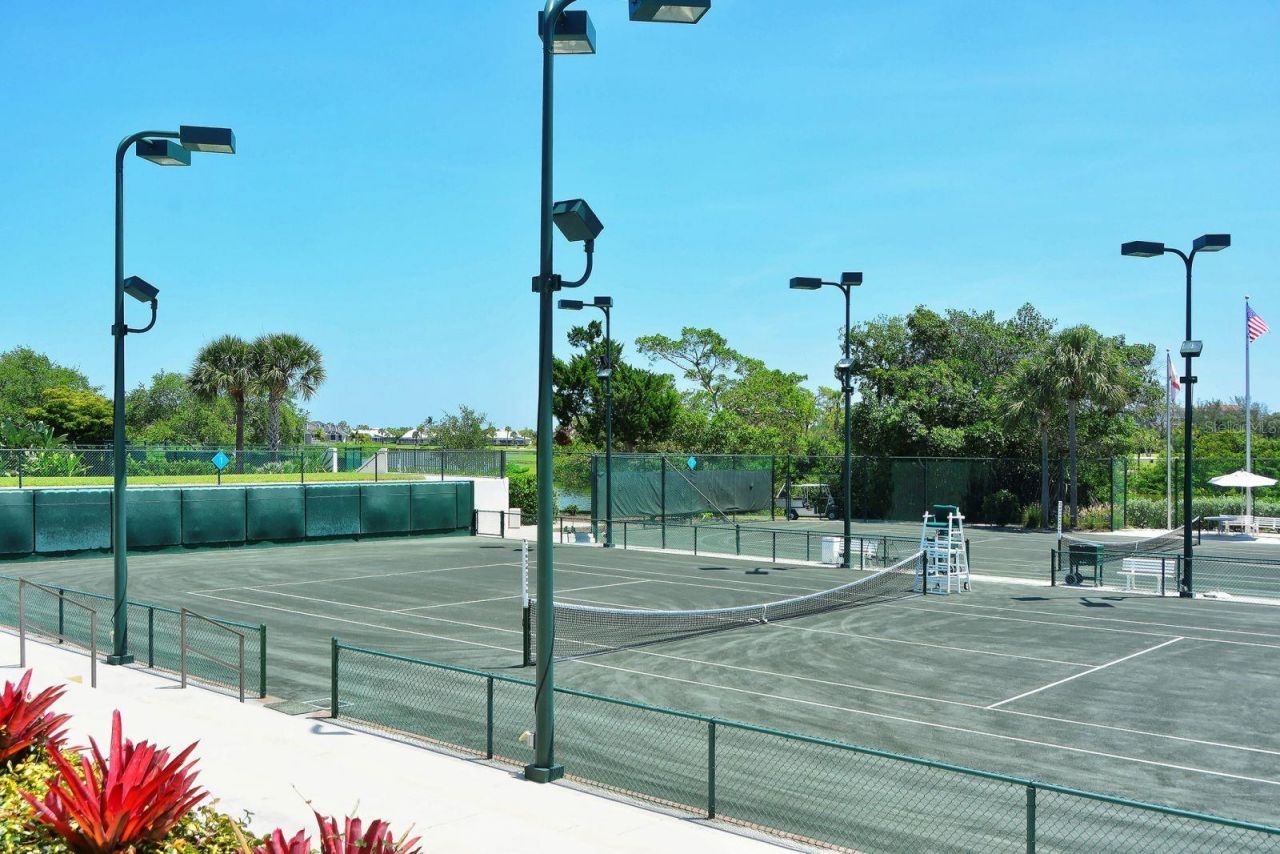 2367 Harbour Oaks Drive, Longboat Key, FL 34228 Photo