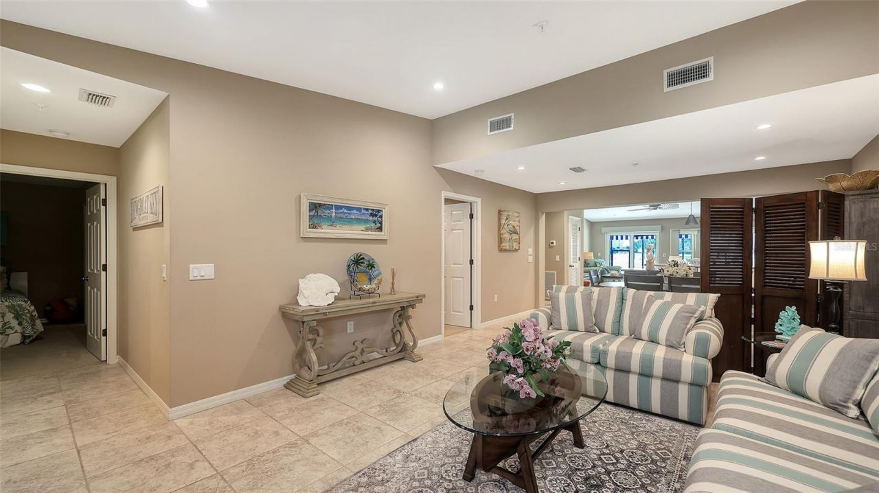 2367 Harbour Oaks Drive, Longboat Key, FL 34228 Photo